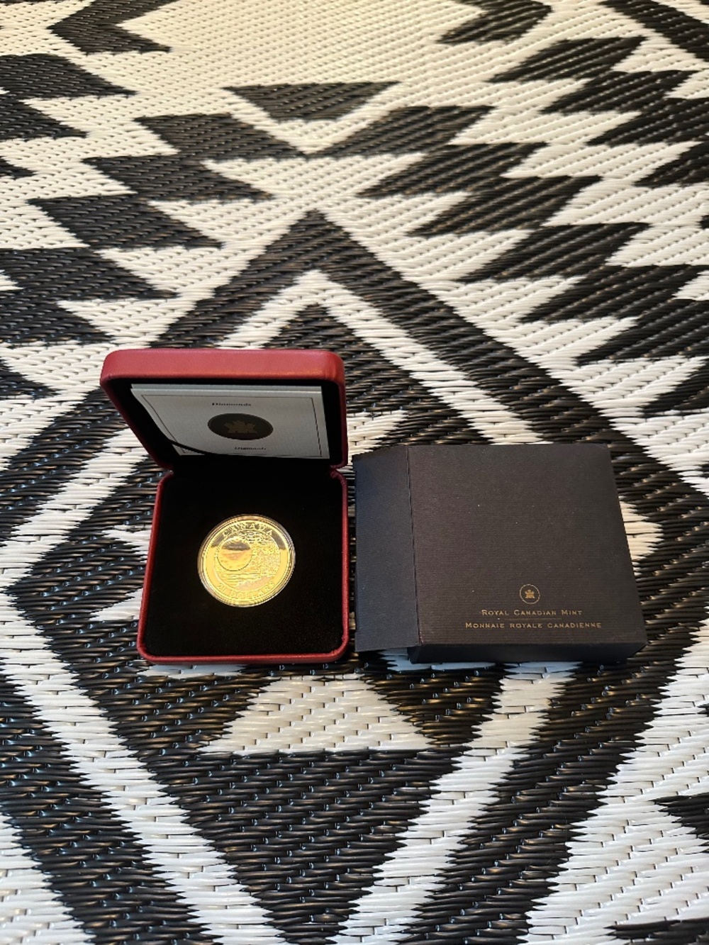 2005 Diamonds Proof Silver Dollar Holographic Coin